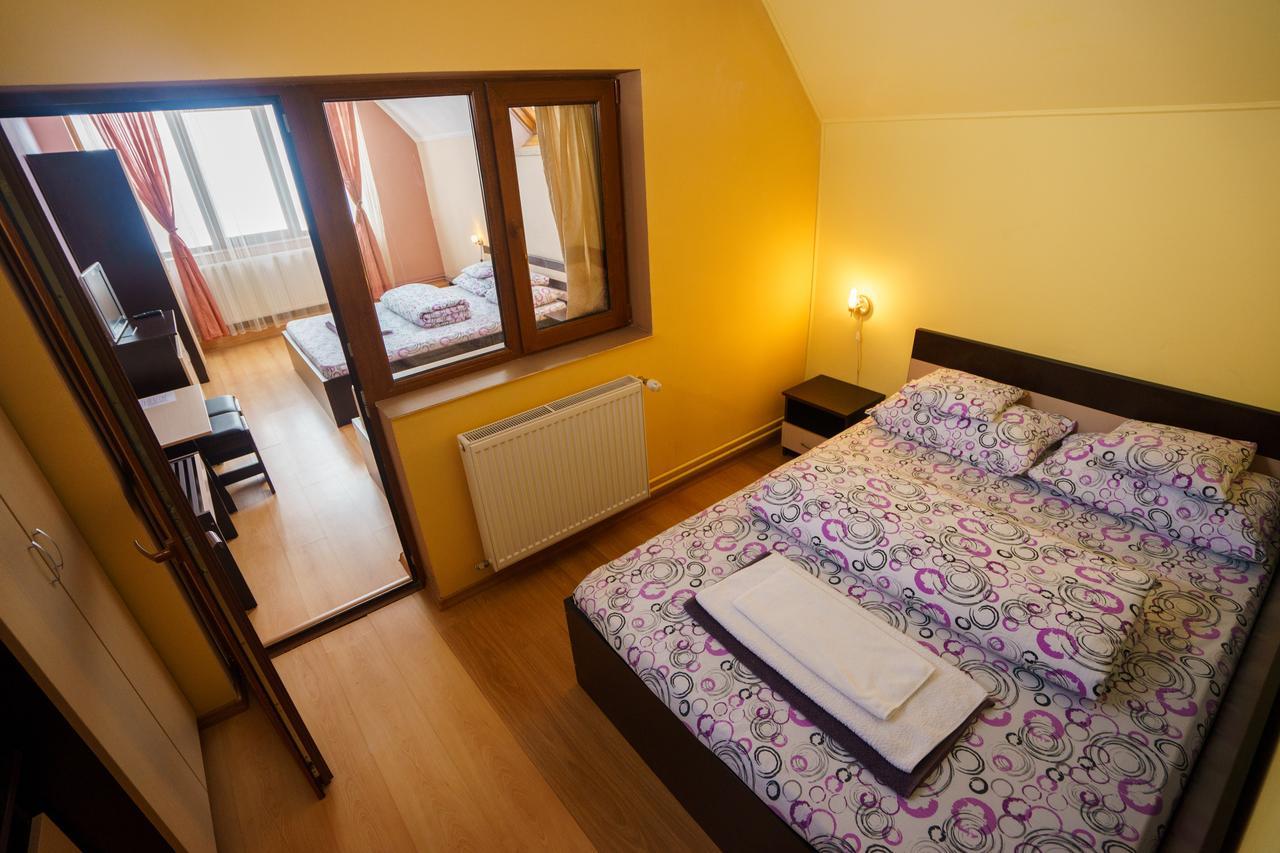 Отель Piatra Rancii Рынка Экстерьер фото